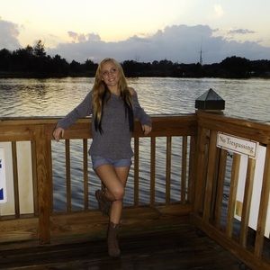 Meet your Posher, Monica